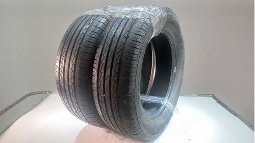 PAR DE PNEU TOYOTA COROLLA 1.8 2005
