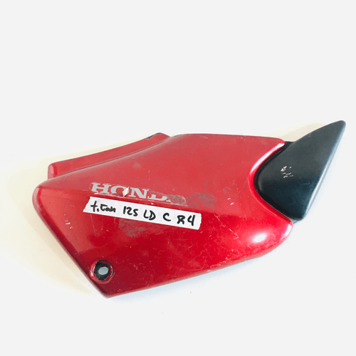 Tampa Lateral Direita Cg125 Titan 03 Original Honda Detalhe
